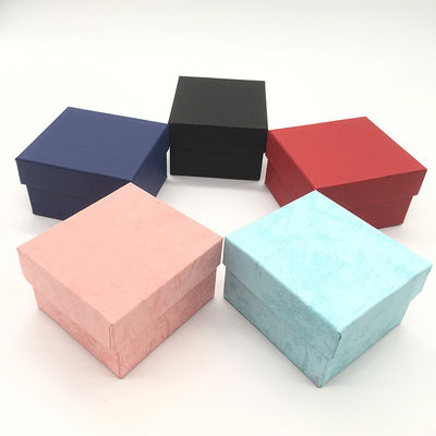 Caja de papel blanco personalizada para envases de productos reciclables hechos a mano