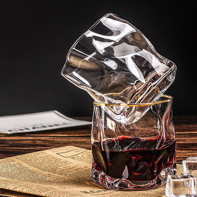 Taza de cristal de vidrio de whisky con líneas retorcidas Logotipo personalizado y opciones multicolores