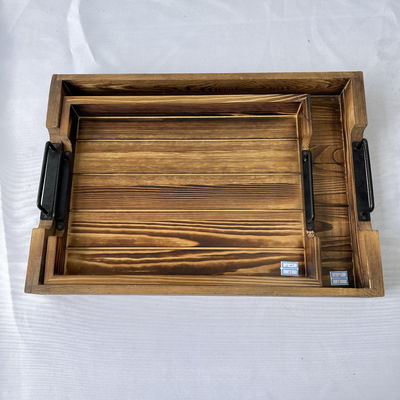 Diseños personalizados aceptados bandeja rústica rectangular de madera con asas metálicas