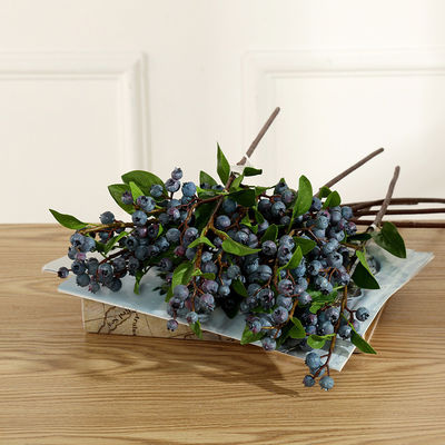 Frutos de la baya de Navidad Plantas artificiales Frutos rojos y azules para todos los festivales