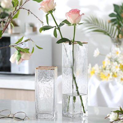 Vaso de vidrio de 3 pies de altura, imprescindible para decorar y regalar en la mesa