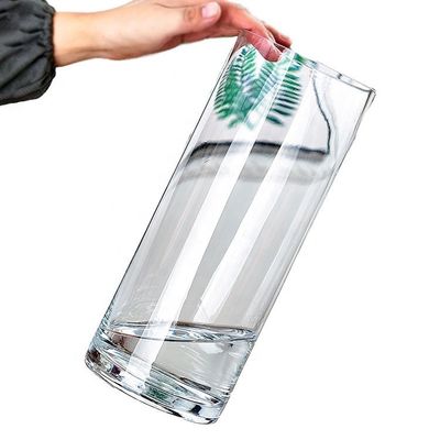 Vaso de vidrio transparente con cilindro estilo de diseño minimalista perfecto para piezas centrales de la boda