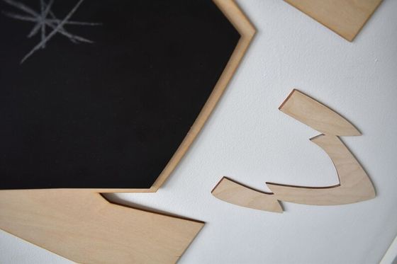 All-Season Toddler Montessori Rocket Tabla de tiza de madera con estrellas en diseño moderno