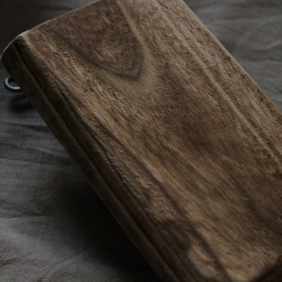 Tabla de servicio de madera natural rústica con asas metálicas OEM ODM aceptado