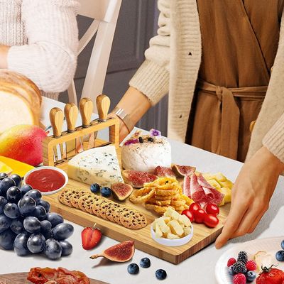Cuchillos de queso de acero inoxidable Conjunto de tablero de queso de bambú para charcutería y servir