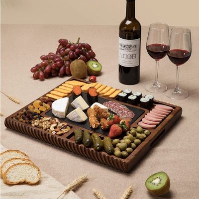 Sirva su queso con estilo con nuestro conjunto de cubiertos de pizarra de doble cara y acero inoxidable