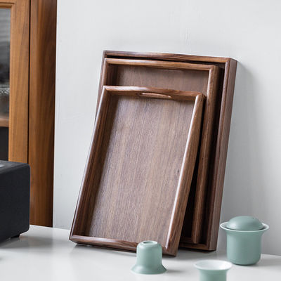 Logotipo personalizado aceptable bandeja de servicio de madera de nuez de extremo artesanal con asas