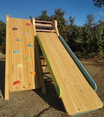 202404 Equipo de juego de toboganes de madera para niños para escalar y deslizarse en el parque de diversiones