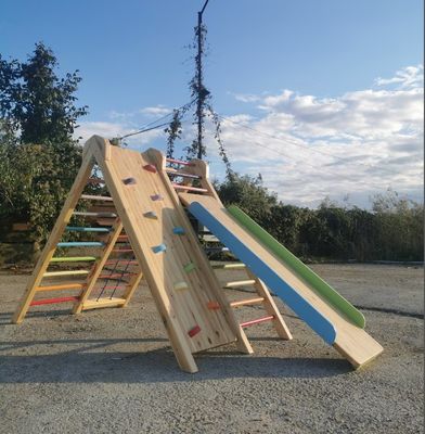 202404 Equipo de juego de toboganes de madera para niños para escalar y deslizarse en el parque de diversiones