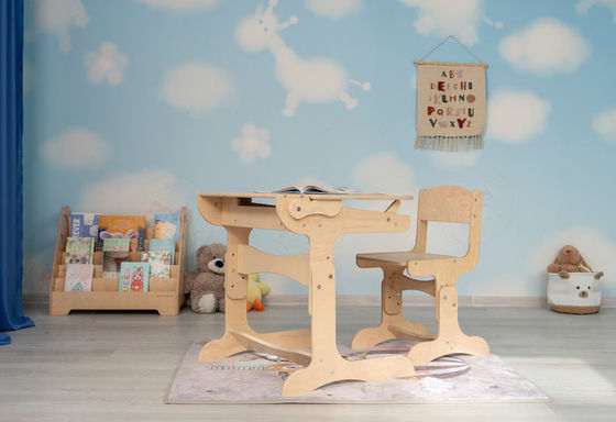 Montessori Muebles de estudio para niños Conjunto de tamaño personalizado Escritorio y silla de madera con mesa de tiza
