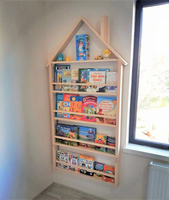 202406 Librería para bebés Pared de madera Montessori Pared de madera maciza Niñera Estante de pared tamaño personalizado