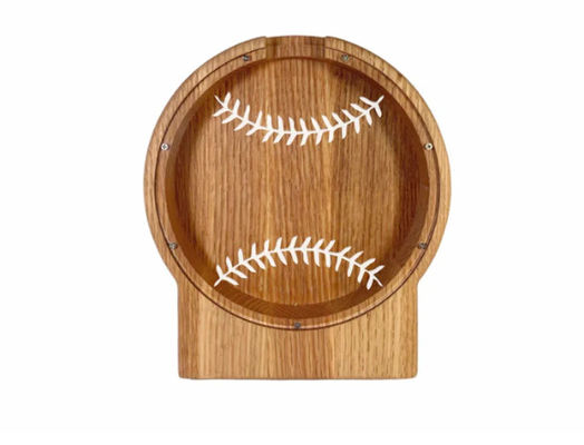 Logotipo personalizado Banco de cerdos de madera Niños ahorrando dinero Deportes Tema de béisbol Color plano