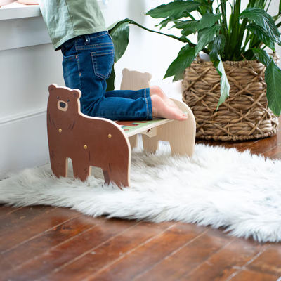 Muestra gratuita de diseño moderno regalo de Pascua niños taburete de paso de oso para niños