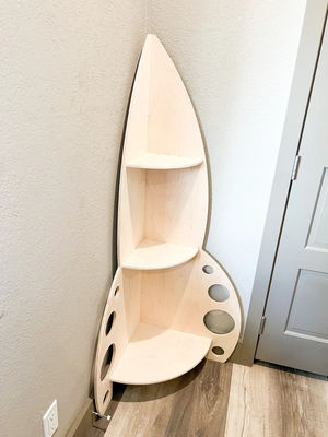 Estante de libros de madera Impresión con láser grabado Montessori Estante de juguetes para el cuarto de los niños Almacén