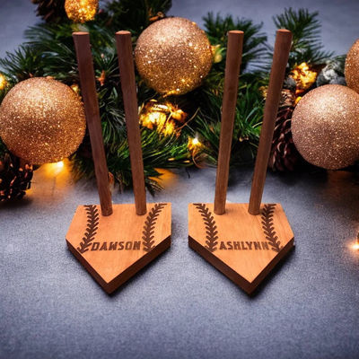 Display de anillos deportivos apilados de color claro de madera para el campeonato de softbol y béisbol