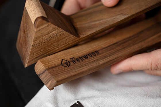 Logotipo personalizado Logotipo aceptable Stand de computadora portátil de madera para escritorio