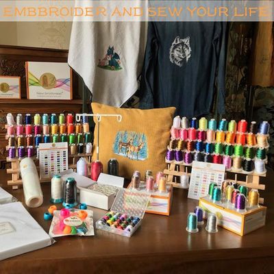 Estante de hilo de madera para organizar bordados, colchas y hilos de costura en la sala de estar