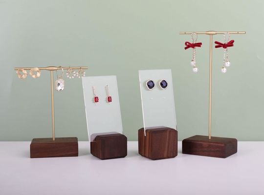 Los portaoreos pequeños son la solución perfecta para organizar su colección de joyas