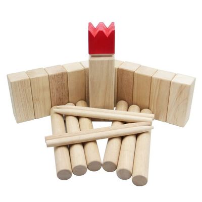Lleve sus actividades al aire libre al siguiente nivel con el juego de madera dura Kubb Yard