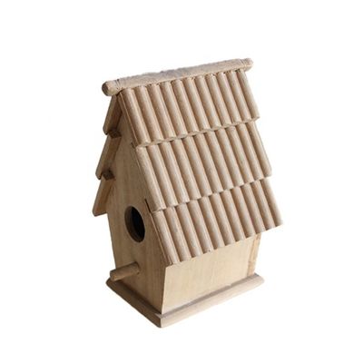 Casa de pájaros de madera pequeña y transpirable personalizada para recintos prácticos para aves
