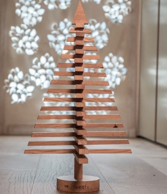 Árbol de Navidad de madera de roble blanco natural de gran cantidad Función sostenible y de ahorro de espacio