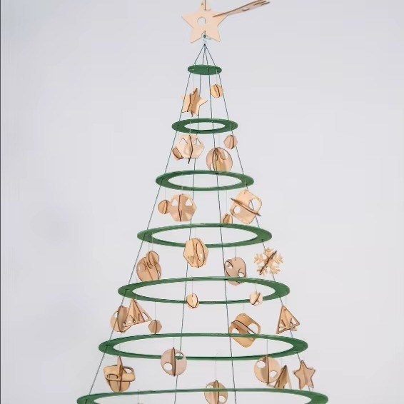 Crea un ambiente festivo con nuestro logotipo personalizado de árbol de Navidad Alberello de madera