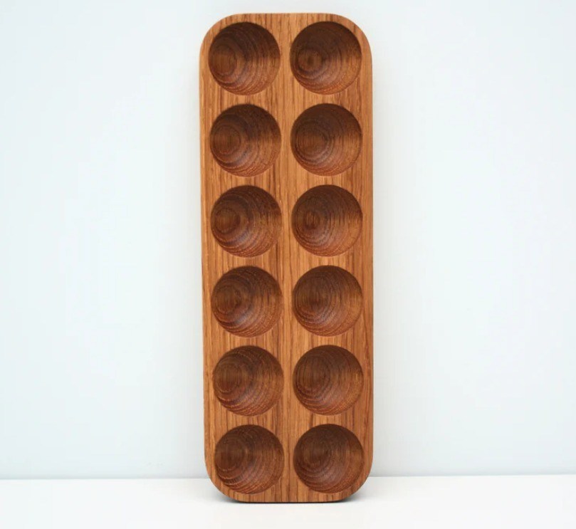 Práctico porta huevos de madera de nivel único para la organización de la encimera