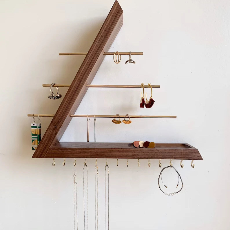 Logotipo personalizado aceptable sin terminar de madera de abedul color colgando de nuez joyería organizador