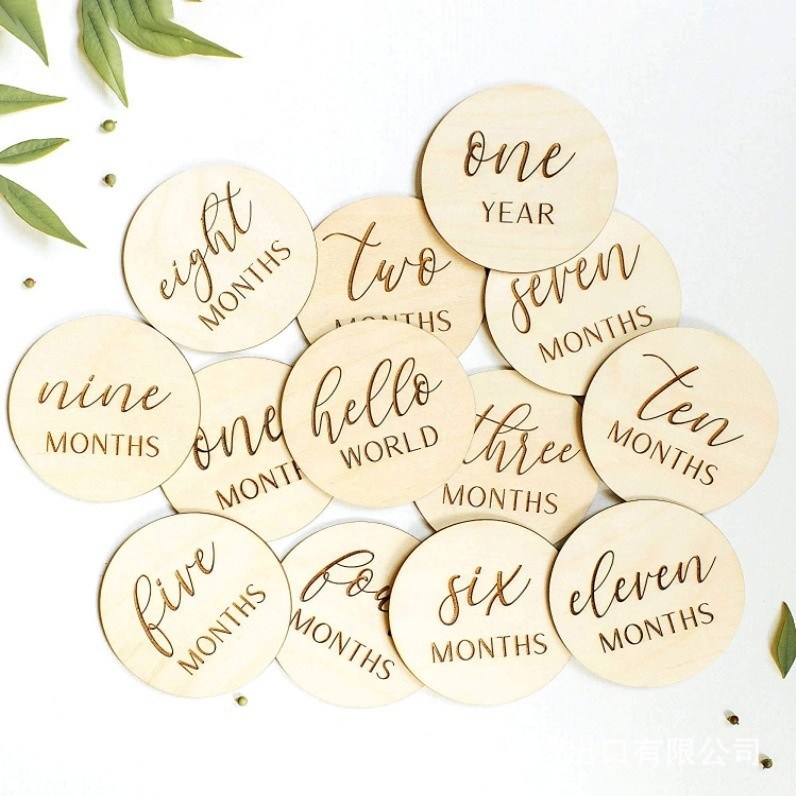 Tamaño personalizado de madera contrachapada para bebés Tarjetas de hito mensual Ideal para el anuncio del nacimiento del recién nacido
